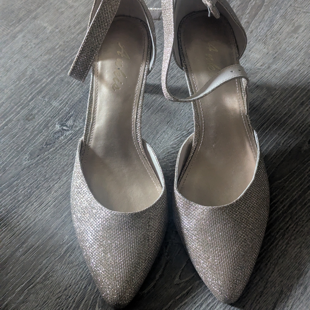 Aukis Silver Glitter Pointed-Toe Ankle-Strap Heels